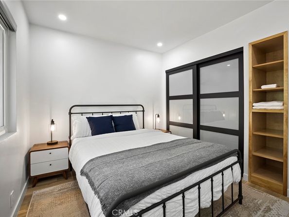 59 S Meridith, Pasadena CA 91106