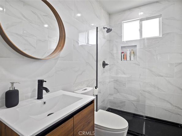 59 S Meridith, Pasadena CA 91106