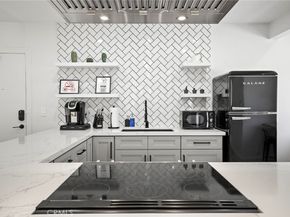 59 S Meridith, Pasadena CA 91106