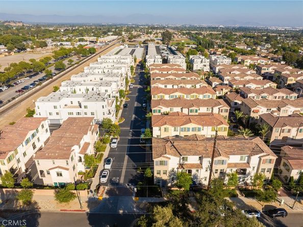 384 Ruby Red Lane, Upland CA 91786