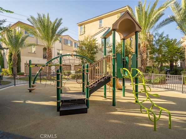 384 Ruby Red Lane, Upland CA 91786