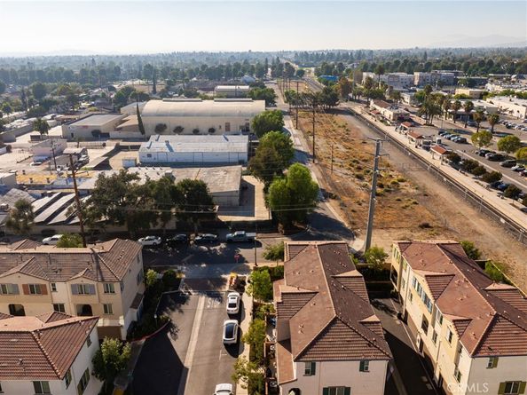 384 Ruby Red Lane, Upland CA 91786