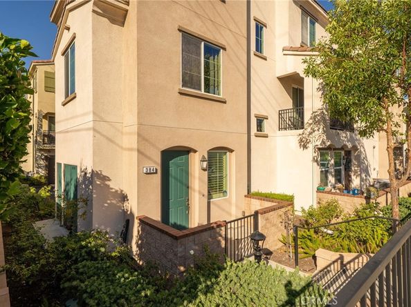 384 Ruby Red Lane, Upland CA 91786