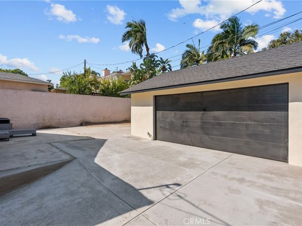 310 S Bel Aire Drive, Burbank CA 91501