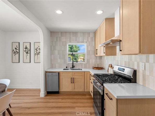 310 S Bel Aire Drive, Burbank CA 91501