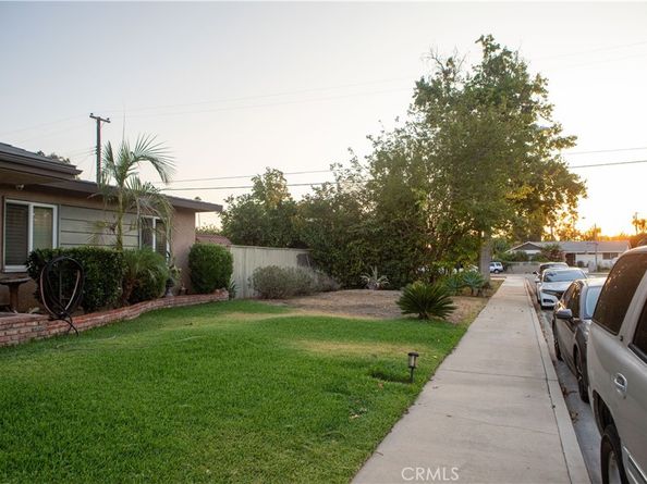 870 Somerset Avenue, Pomona CA 91767