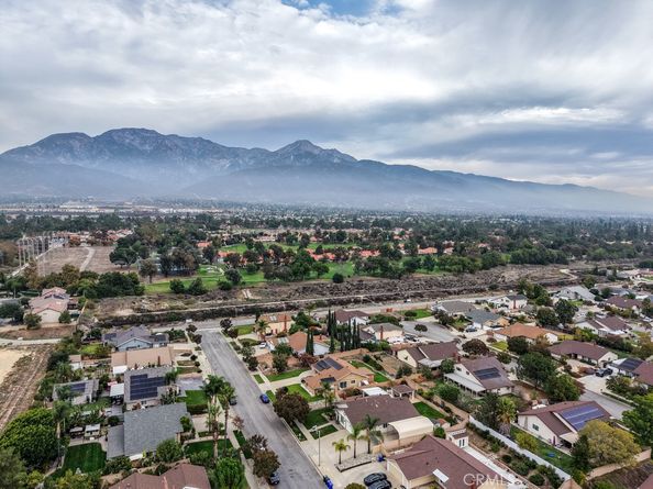 1476 Fernando, Upland CA 91786