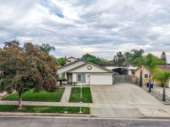 1476 Fernando, Upland CA 91786
