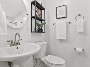 10000 Amestoy Avenue, Northridge CA 91325