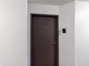 20253 Keswick St 326, Winnetka CA 91306