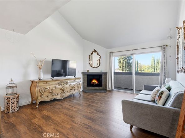 20253 Keswick St 326, Winnetka CA 91306