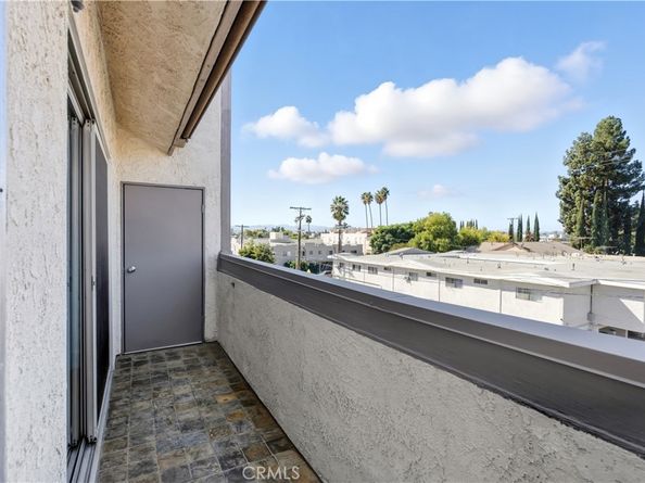 20253 Keswick St 326, Winnetka CA 91306