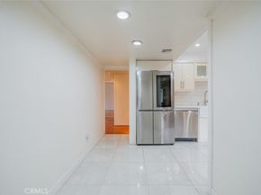 1745 Holly Drive 201, Glendale CA 91206