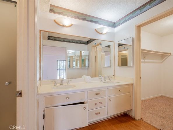 1745 Holly Drive 201, Glendale CA 91206