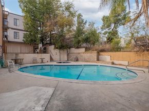 1745 Holly Drive 201, Glendale CA 91206