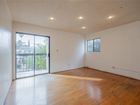 1745 Holly Drive 201, Glendale CA 91206