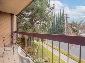 1745 Holly Drive 201, Glendale CA 91206