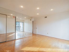1745 Holly Drive 201, Glendale CA 91206