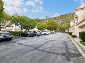 1942 Caminito De La Estrella, Glendale CA 91208