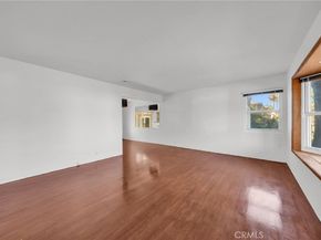 8843 De Haviland, Los Angeles CA 90045