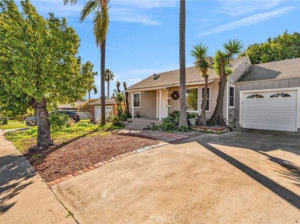 8843 De Haviland, Los Angeles CA 90045