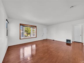 8843 De Haviland, Los Angeles CA 90045