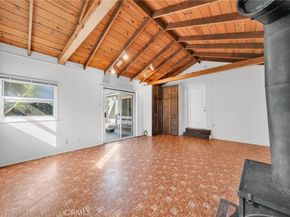 8843 De Haviland, Los Angeles CA 90045
