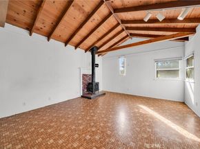 8843 De Haviland, Los Angeles CA 90045