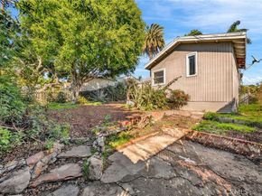 8843 De Haviland, Los Angeles CA 90045