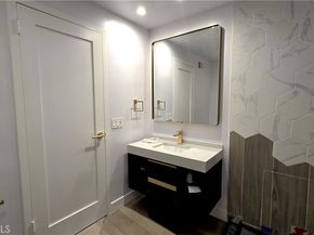 7250 Franklin, Los Angeles CA 90046