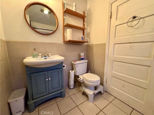 214 E 56th Street, Los Angeles CA 90011