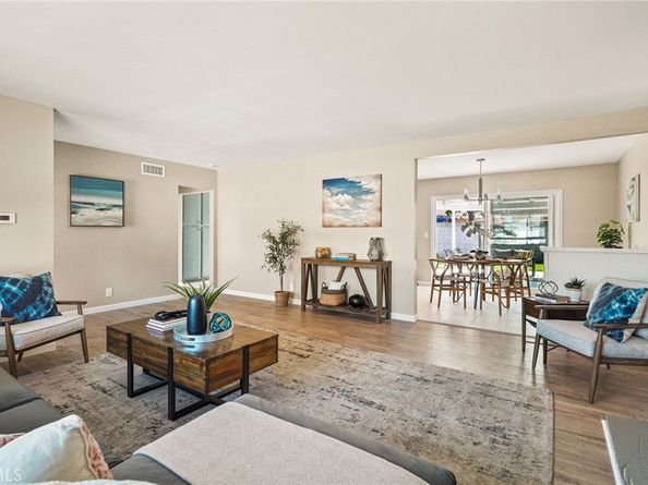 2406 S Pacific Avenue, Santa Ana CA 92704