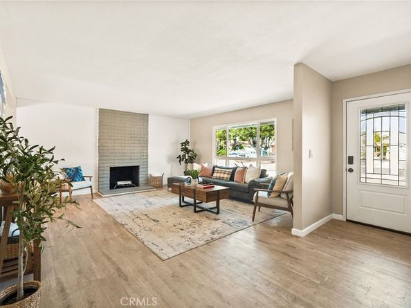 2406 S Pacific Avenue, Santa Ana CA 92704