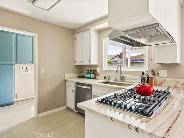 2406 S Pacific Avenue, Santa Ana CA 92704