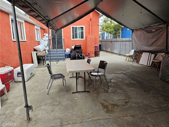 953 E 22nd Street, Los Angeles CA 90011