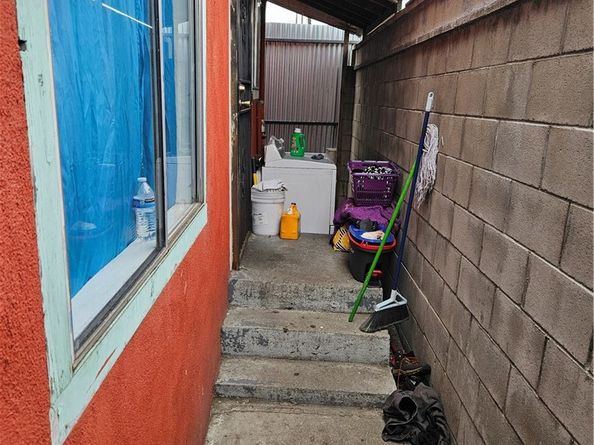 953 E 22nd Street, Los Angeles CA 90011