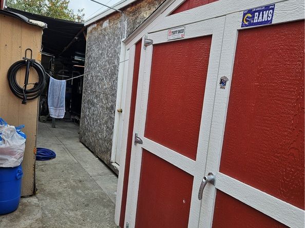 953 E 22nd Street, Los Angeles CA 90011