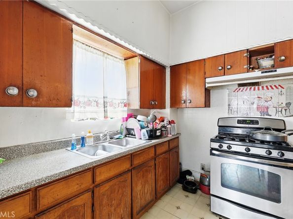 1600 E. 33rd St, Los Angeles CA 90011