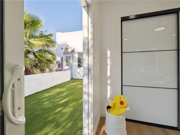 1290 E Woodbury Road, Pasadena CA 91104