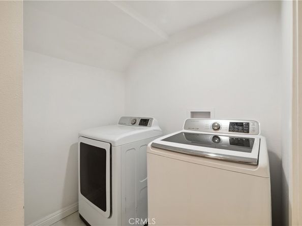 1290 E Woodbury Road, Pasadena CA 91104