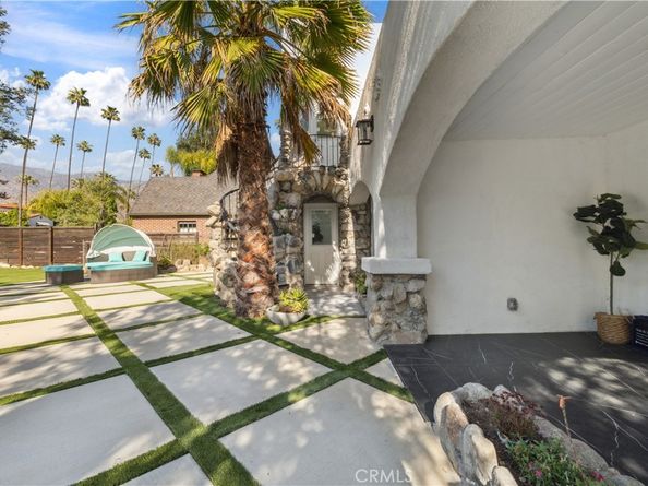 1290 E Woodbury Road, Pasadena CA 91104