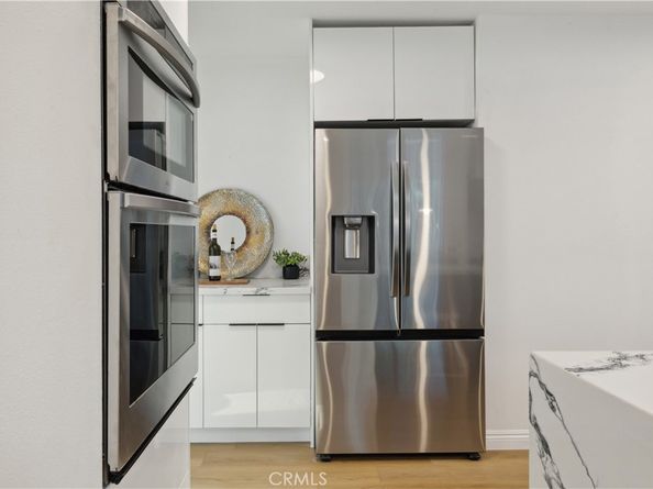 1290 E Woodbury Road, Pasadena CA 91104