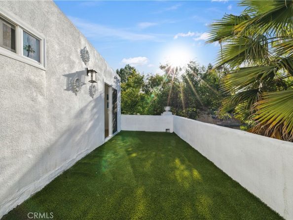 1290 E Woodbury Road, Pasadena CA 91104