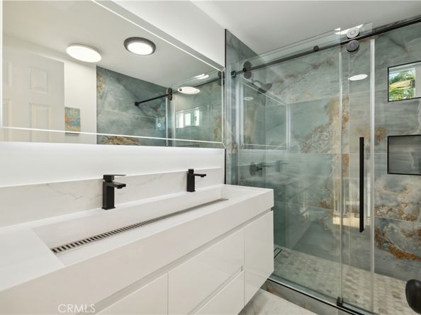 1290 E Woodbury Road, Pasadena CA 91104