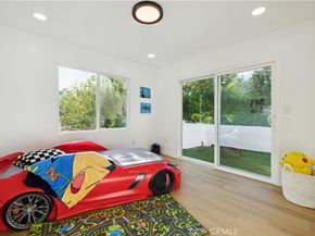 1290 E Woodbury Road, Pasadena CA 91104