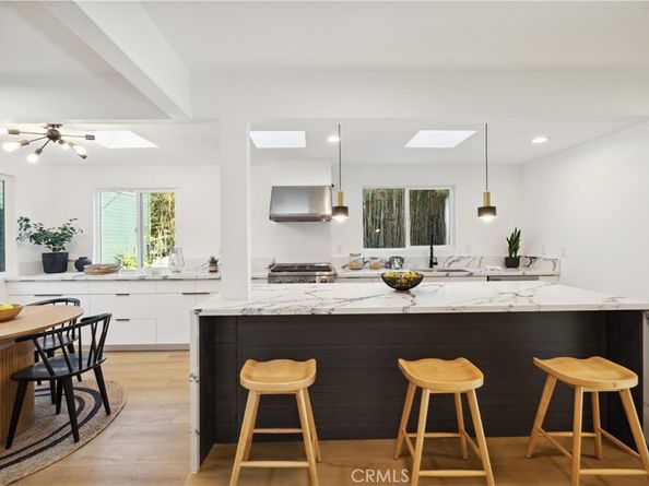 1290 E Woodbury Road, Pasadena CA 91104