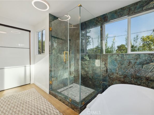 1290 E Woodbury Road, Pasadena CA 91104