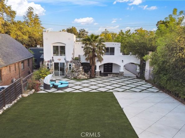 1290 E Woodbury Road, Pasadena CA 91104