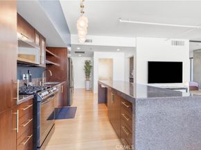 1111 S Grand 609, Los Angeles CA 90015