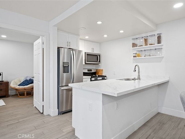 327 Chestnut Avenue 102, Long Beach CA 90802